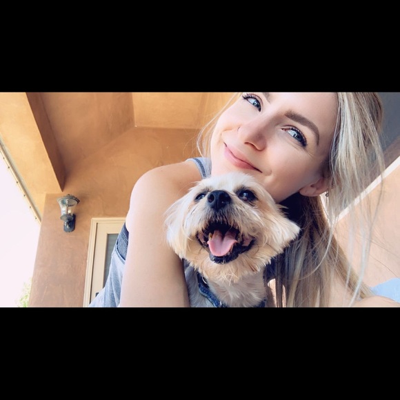 Meet your Posher, Madison - Picture 1 of 1